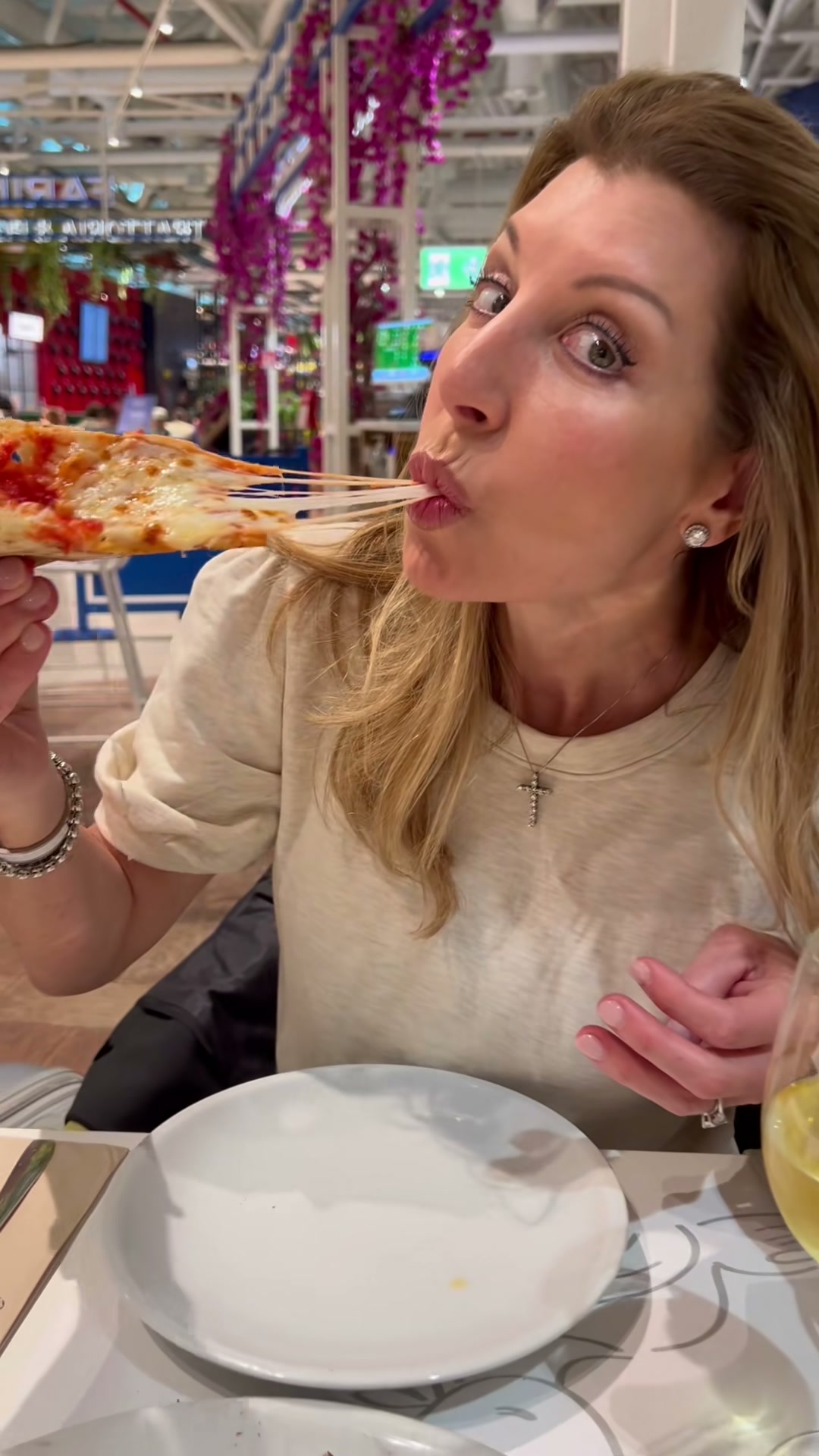 Eating Pizza in America vs. Italy