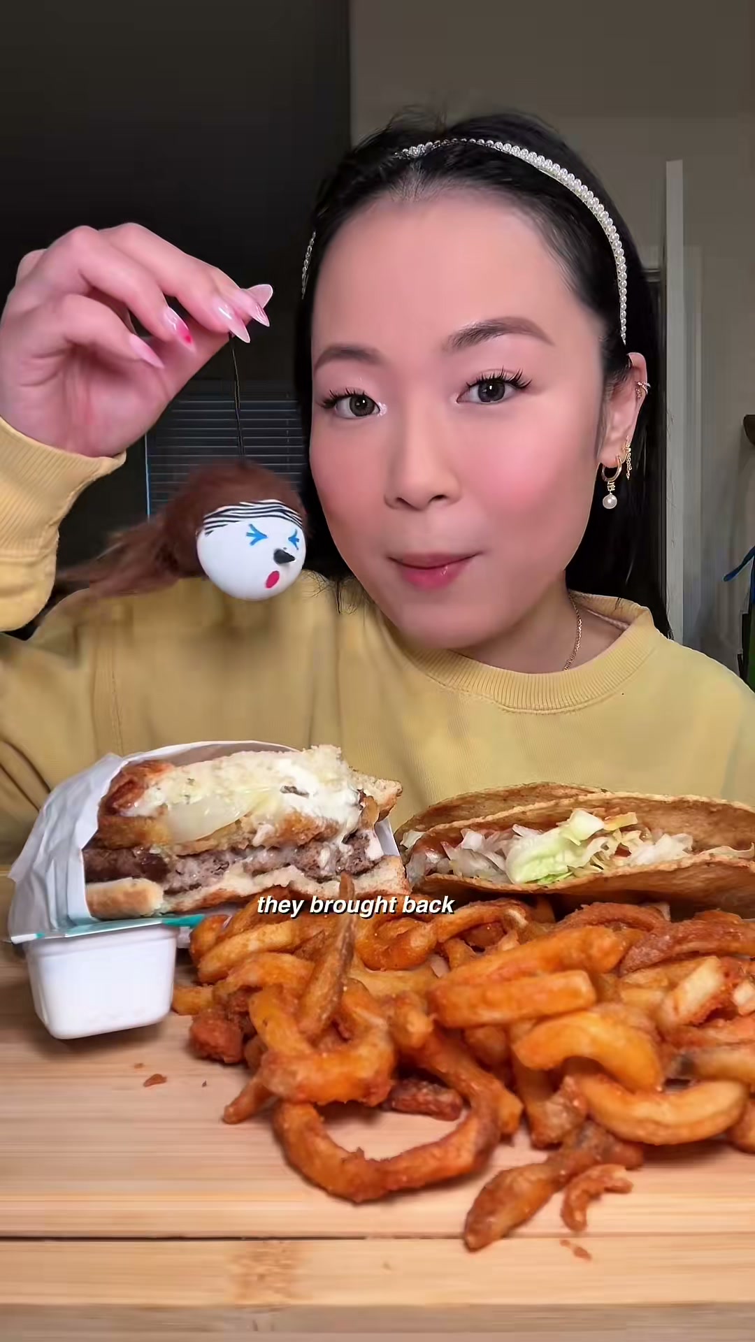 Jack in the Box Hot Mess Cheeseburger Review