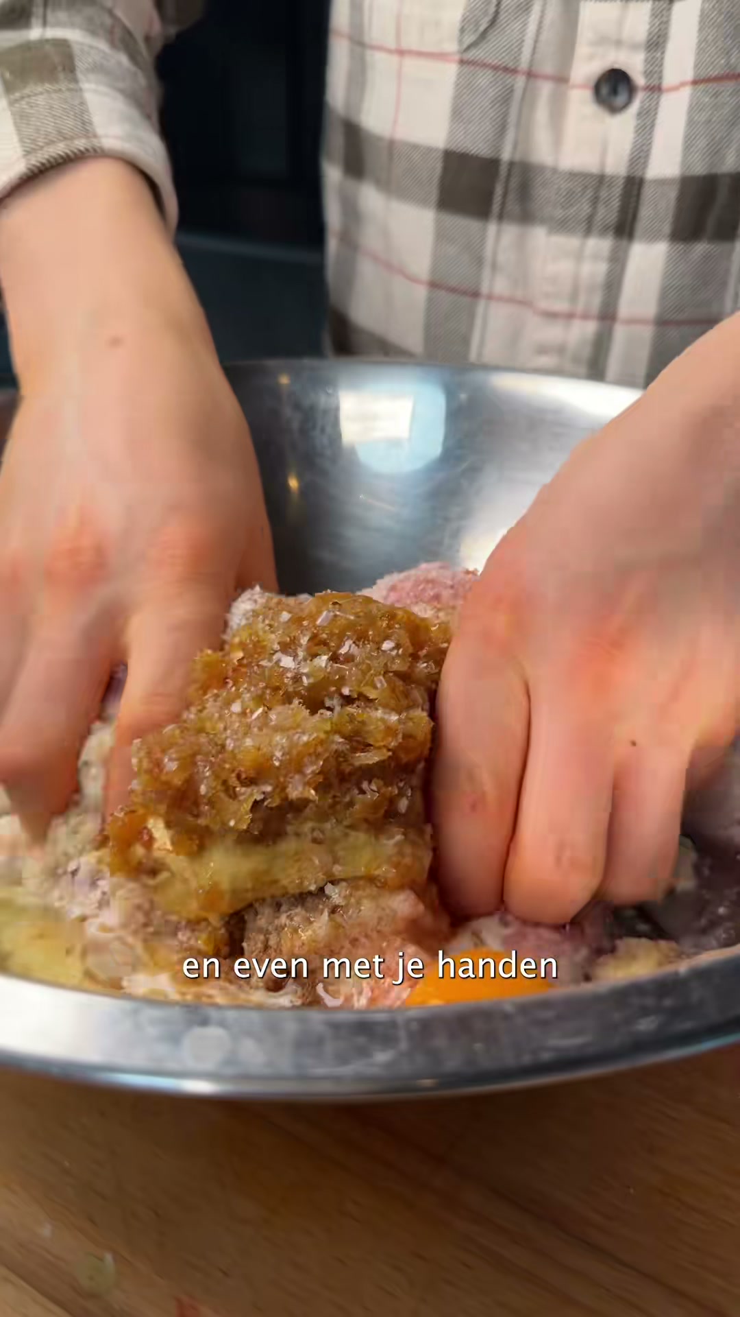 Swedish Meatballs with Creamy Gravy