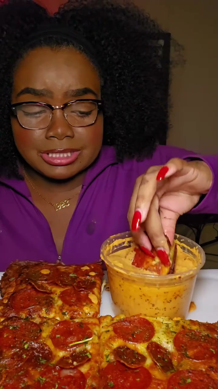 Detroit-Style Pepperoni Pizza and Butter Chicken Review