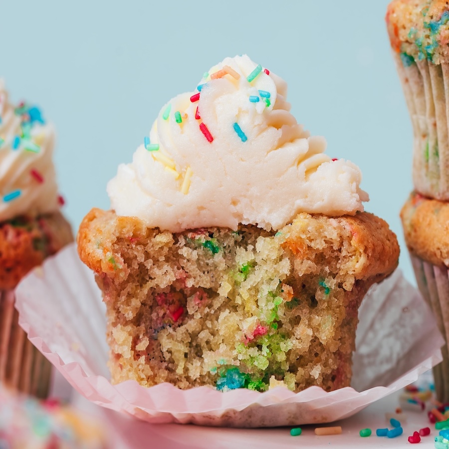 Gluten-Free Funfetti Cupcakes (1 Bowl!)