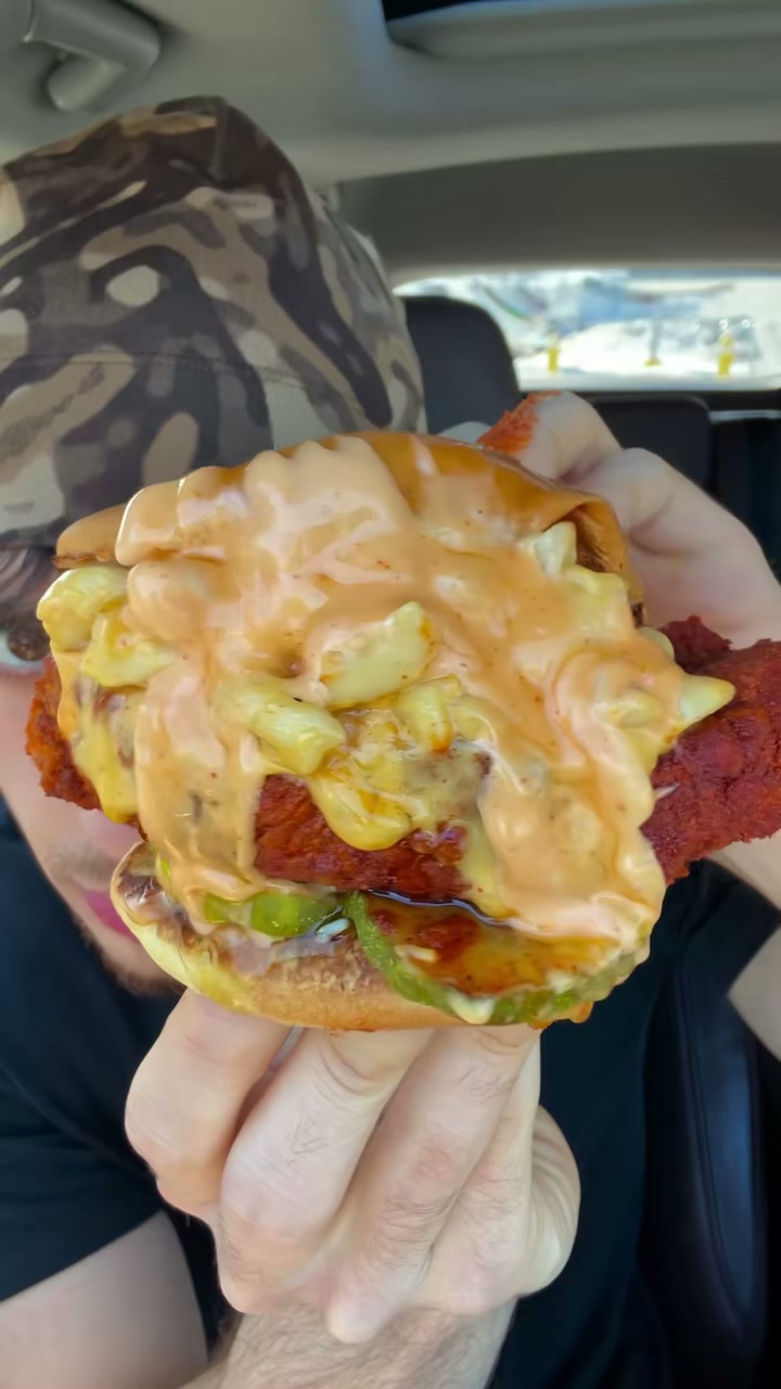 Dave's Hot Chicken Review