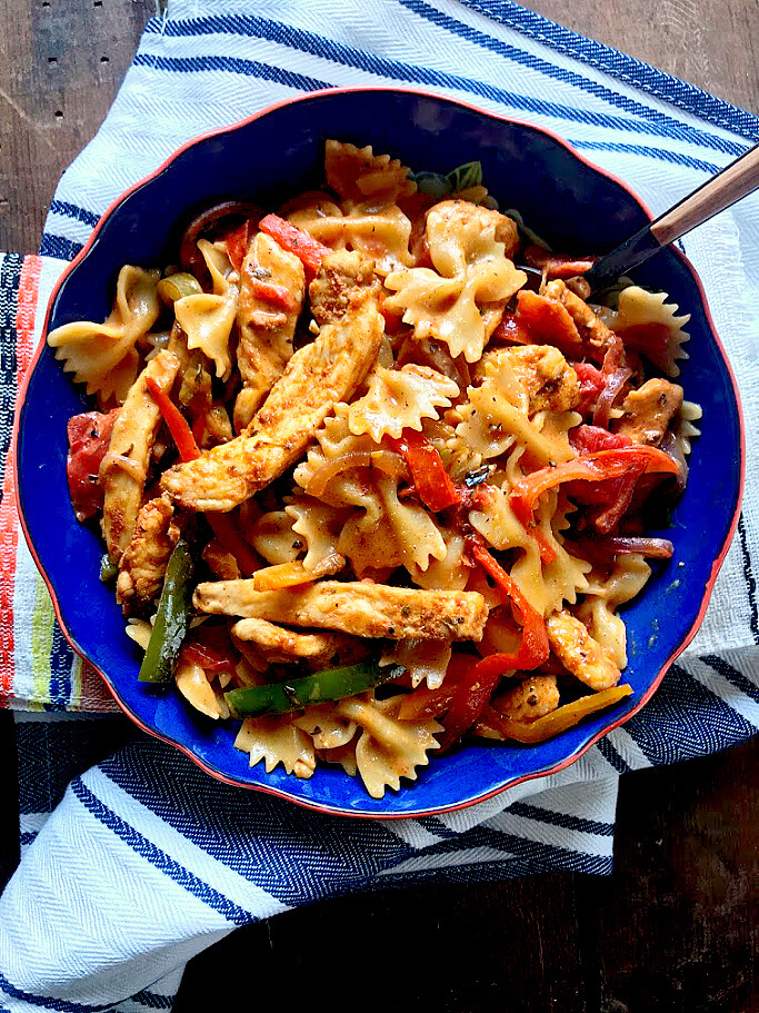Creamy Fajita Chicken Pasta Bake