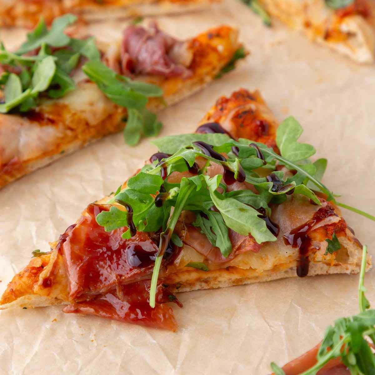 Spicy Prosciutto and Arugula Pizza