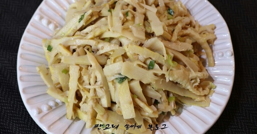 How to cook bamboo shoots. Stir-fry it with perilla oil