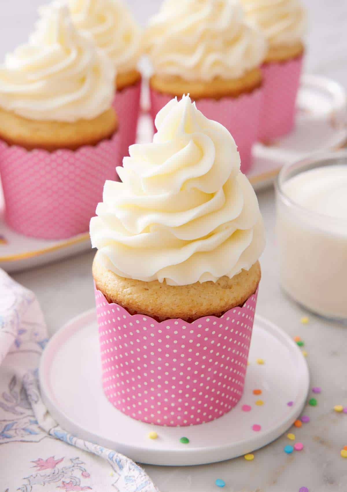 Moist Vanilla Cupcakes Recipe