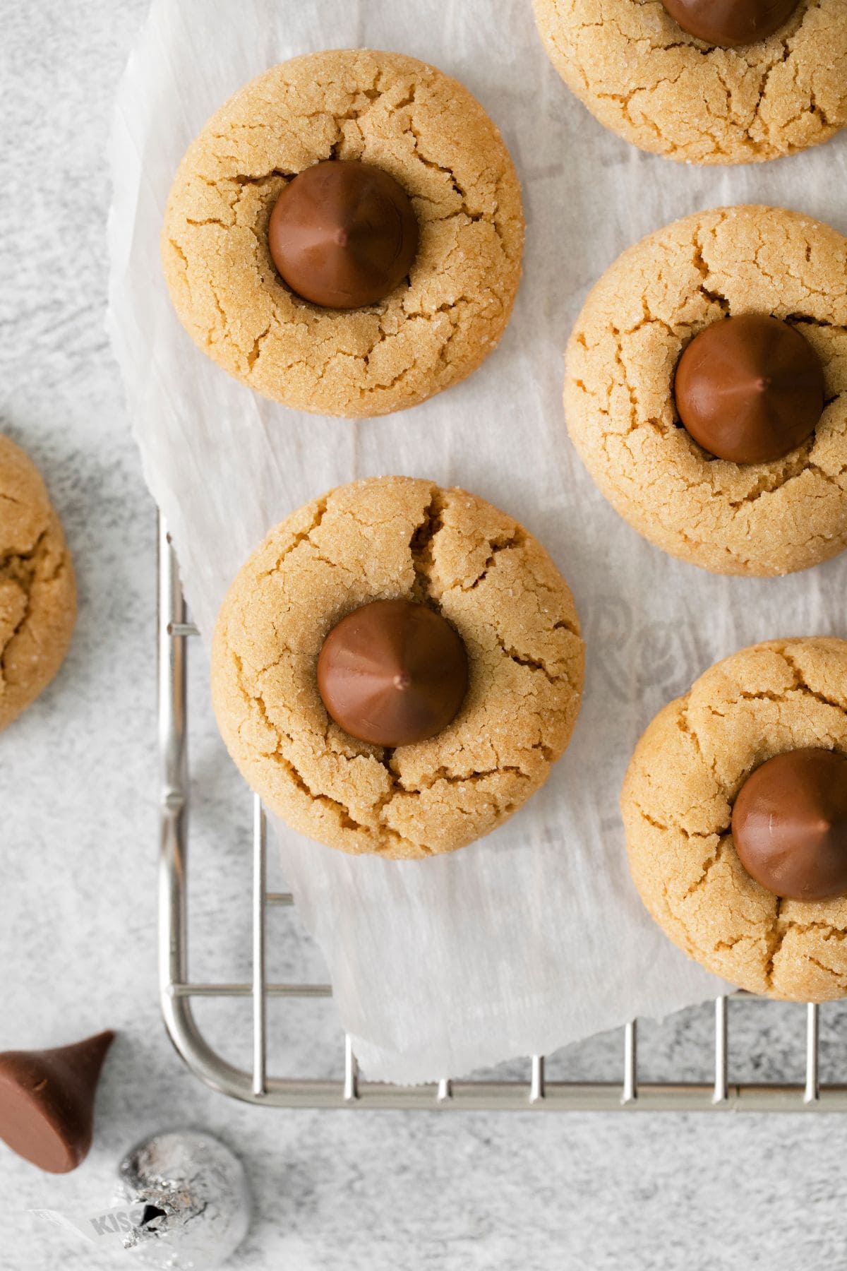 Easy Peanut Butter Kiss Cookies