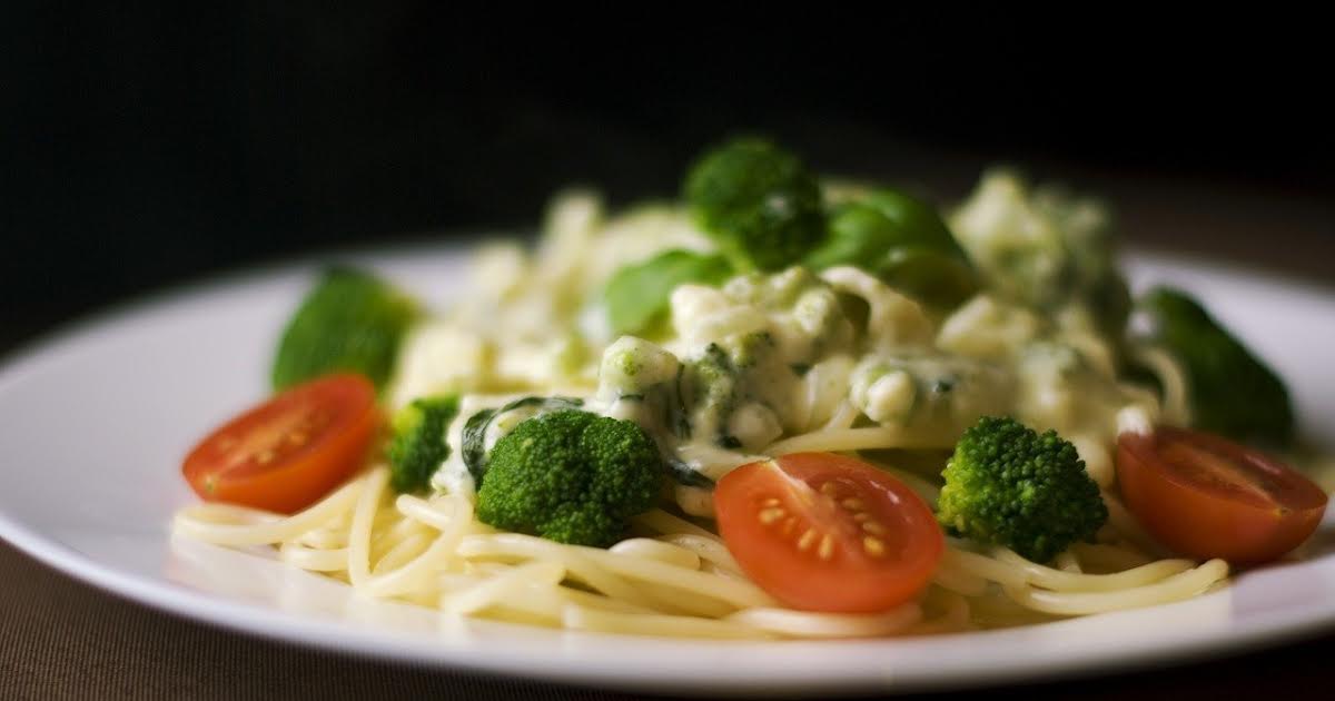 Low FODMAP Skillet Pasta with Sun Dried Tomatoes Walnuts and Feta Cheese