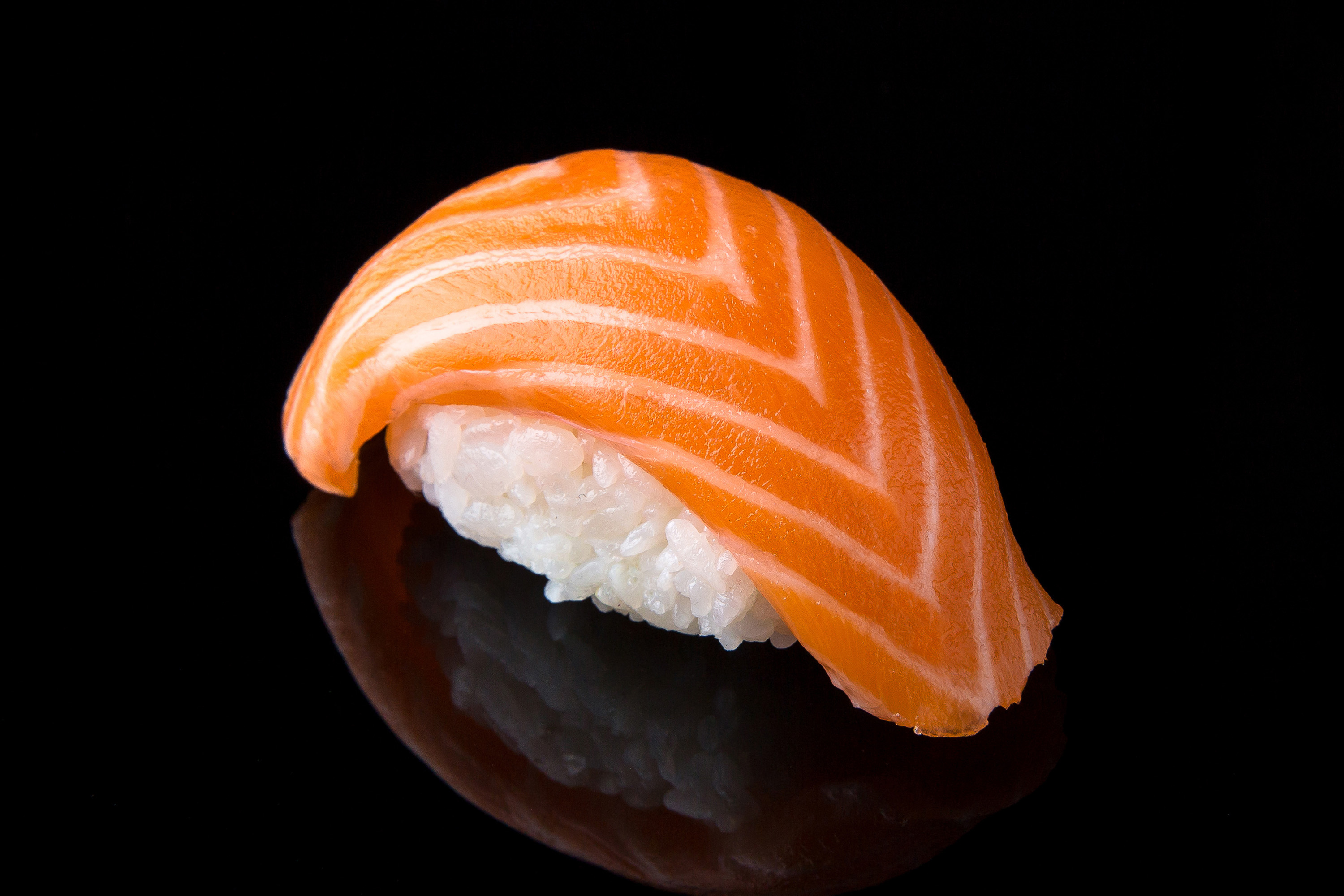 Sake nigiri sushi