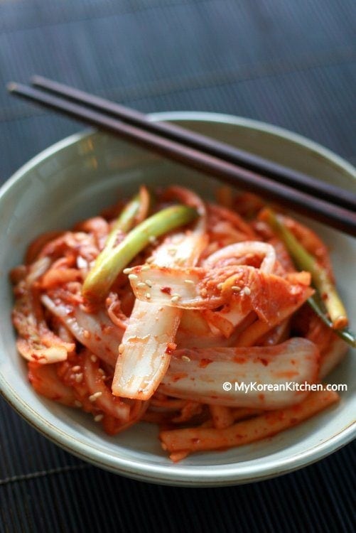 Fresh Napa Cabbage Kimchi Salad (Baechu Geotjeori)