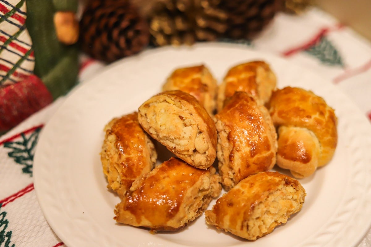 Nazook (Armenian Pastry)