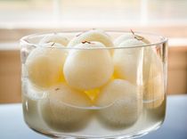 Traditional Bengali Rasgulla Recipe - Cottage Cheese Balls In Sweetened Syrup