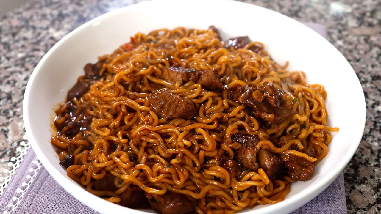 Jjapaguri with Steak (짜파구리)