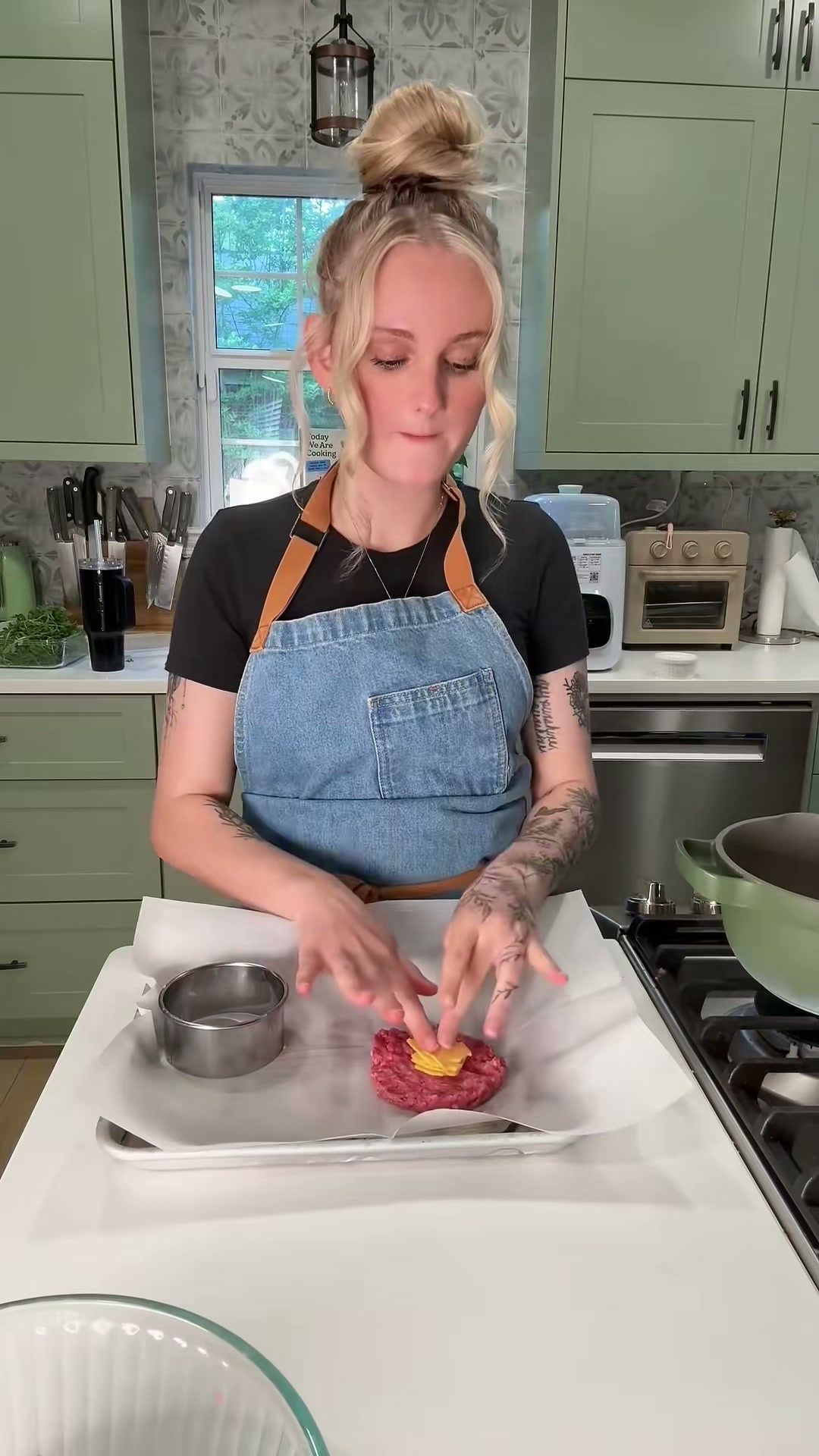 Cheese-Stuffed Burger with Jalapeño Bacon Jam