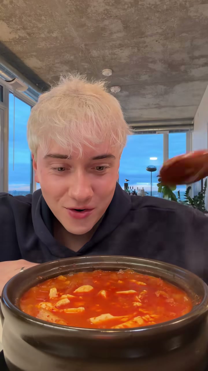 Kimchi Jjigae (Korean Kimchi Stew)