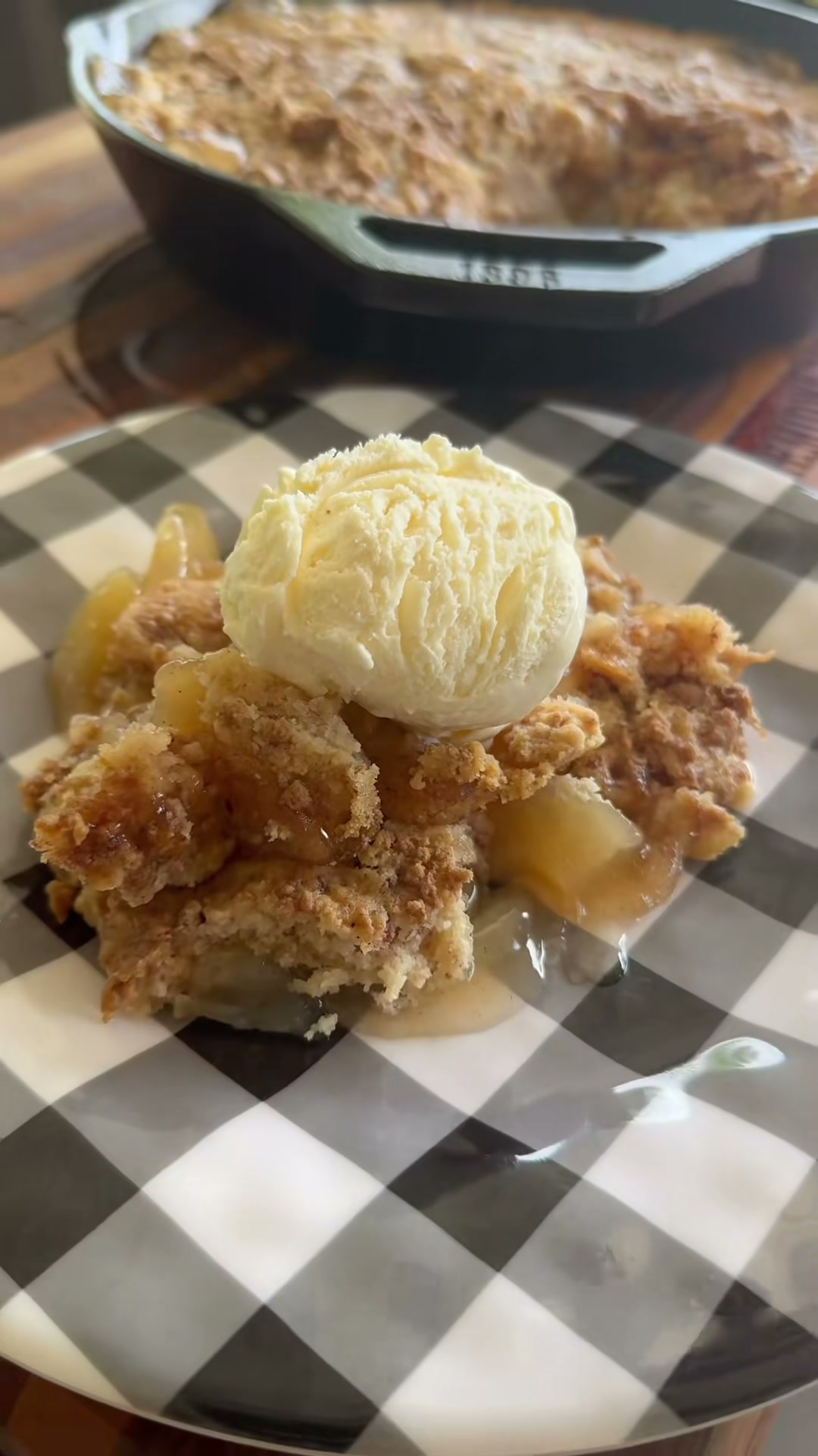 Cinnamon Toast Crunch Apple Dump Cake