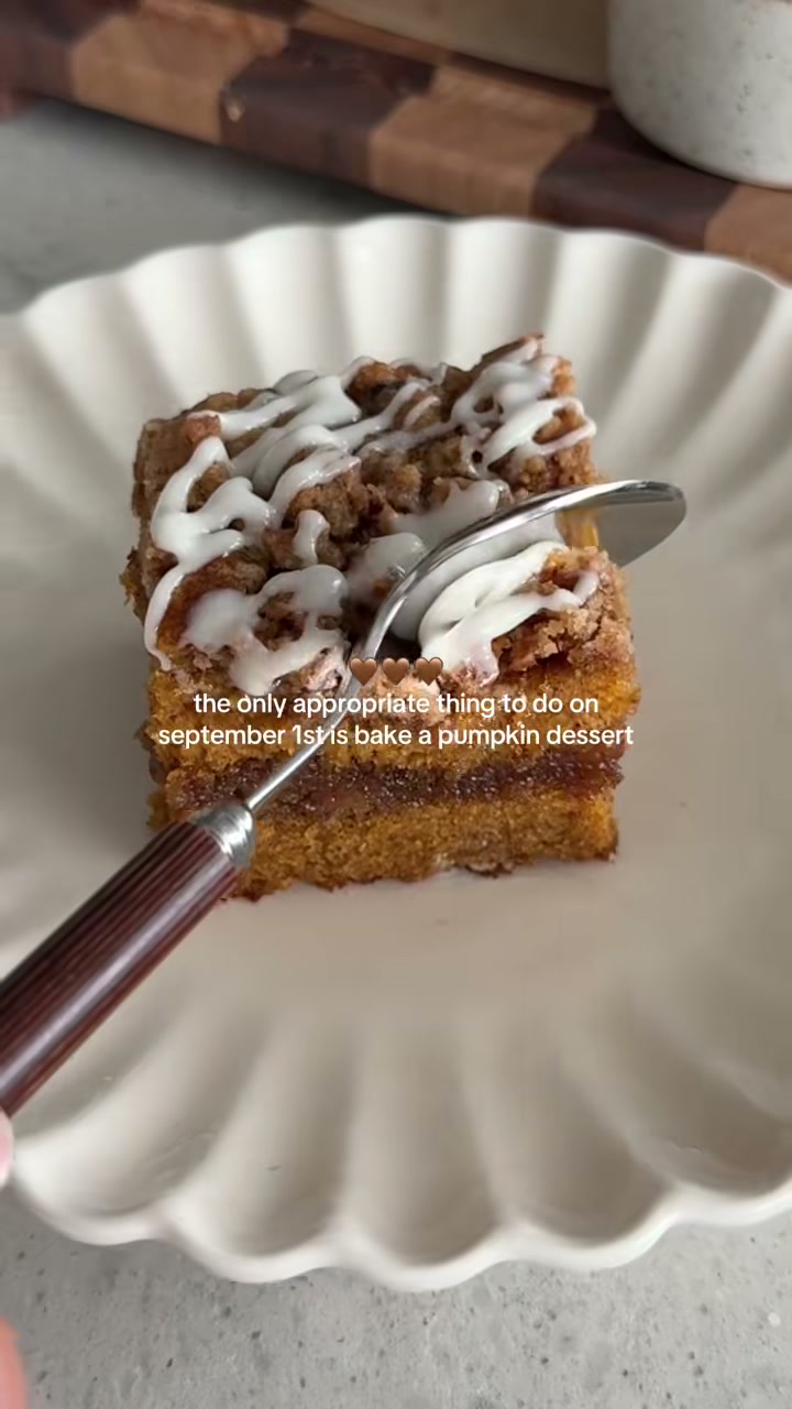 Pumpkin Crumble Coffee Cake