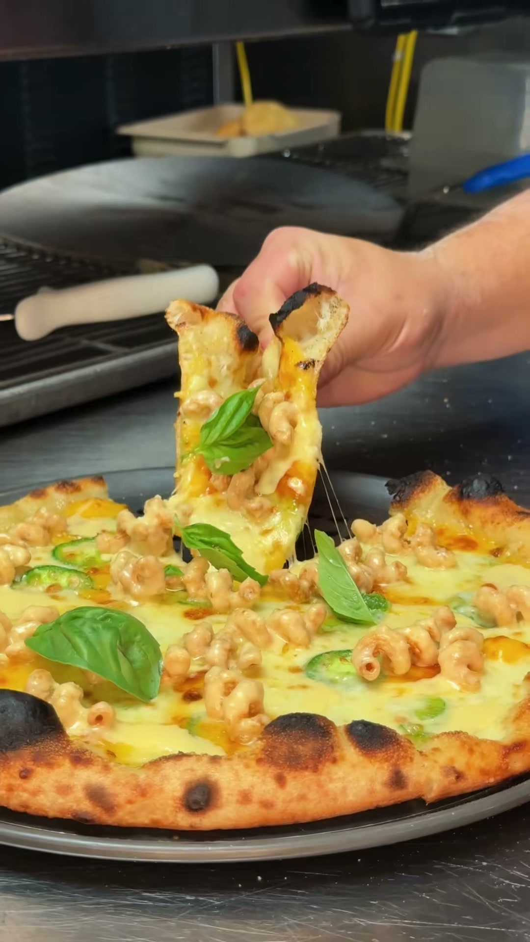 Mac and Cheese Pizza