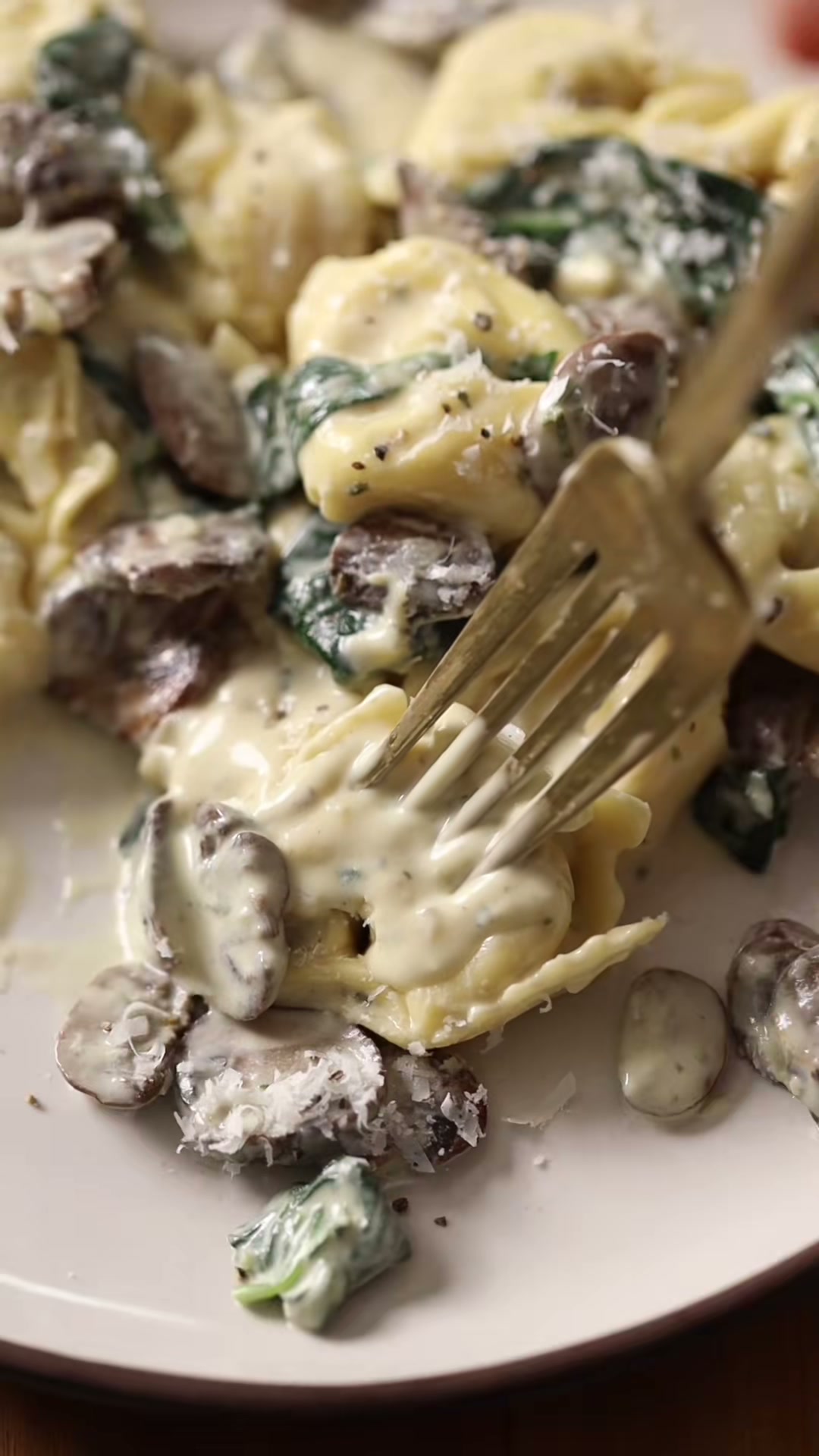 Creamy Garlic Mushroom Tortellini