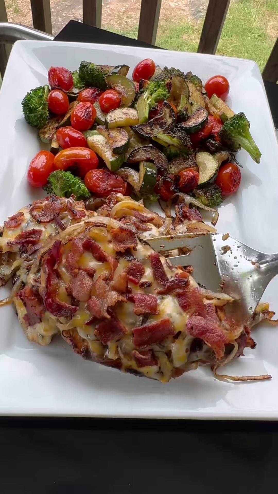 Smothered Chicken with Bacon and Onions