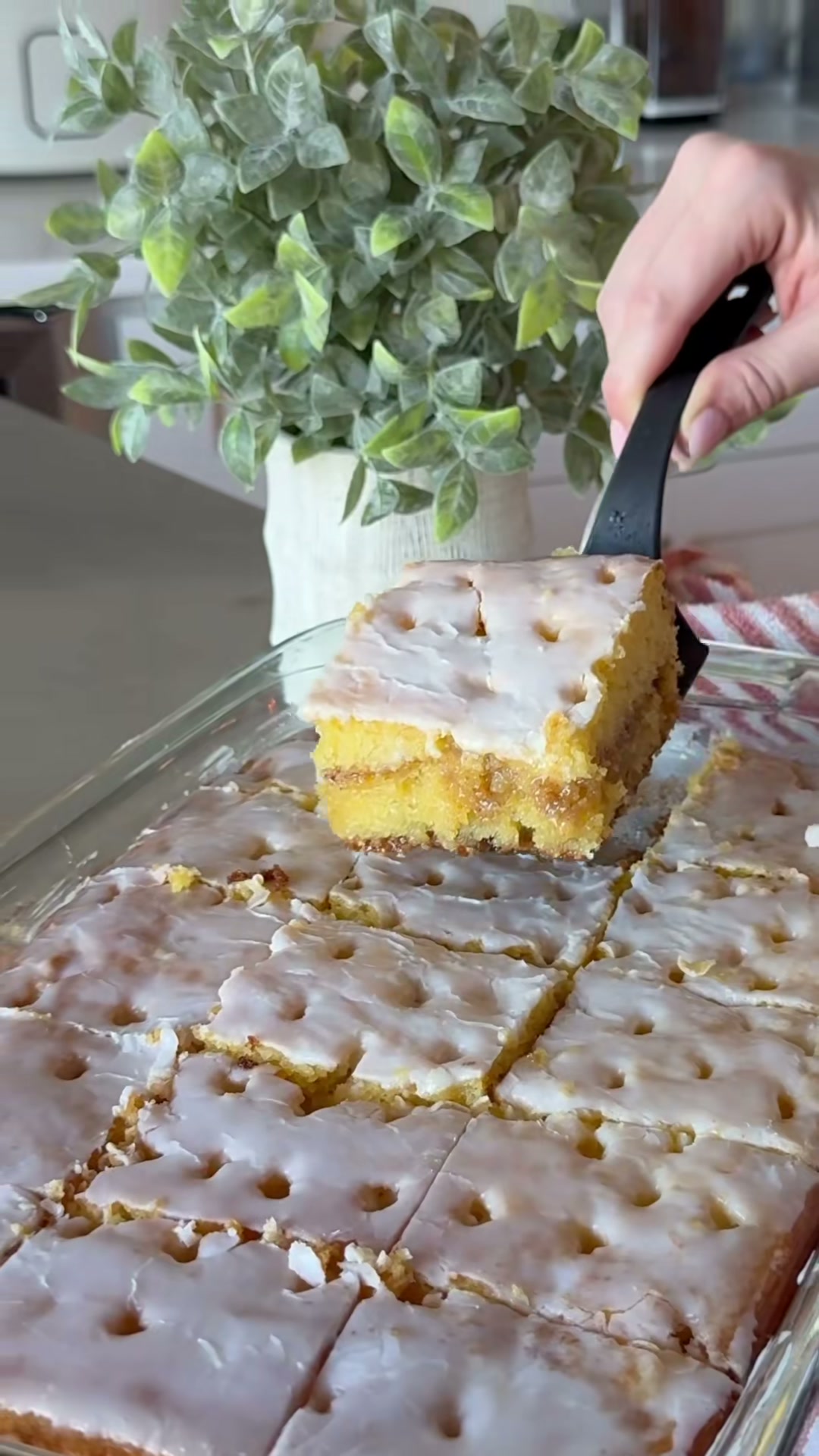 Honey Bun Cake