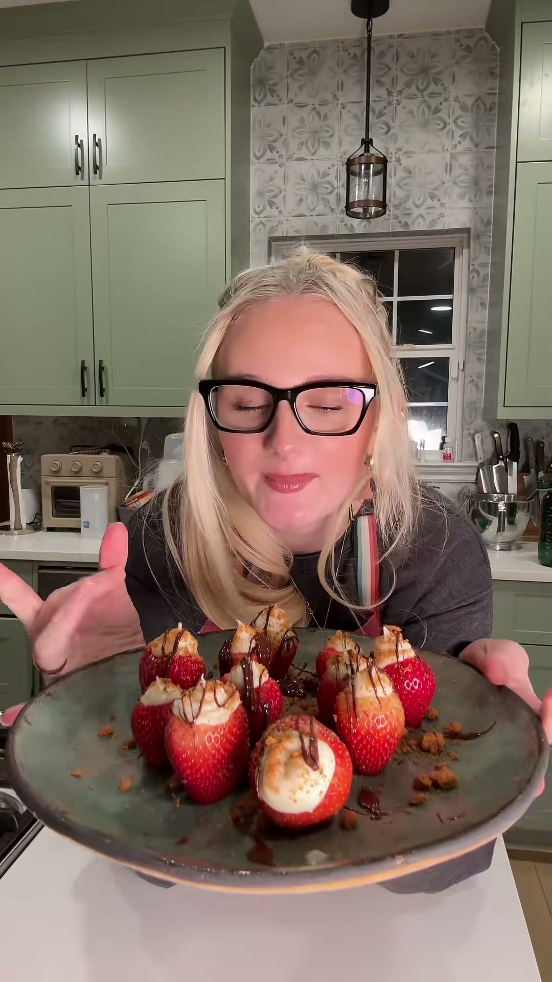 Cheesecake Stuffed Strawberries