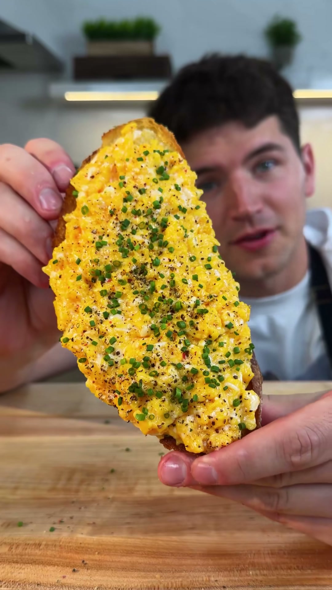 Creamy Scrambled Eggs on Toast