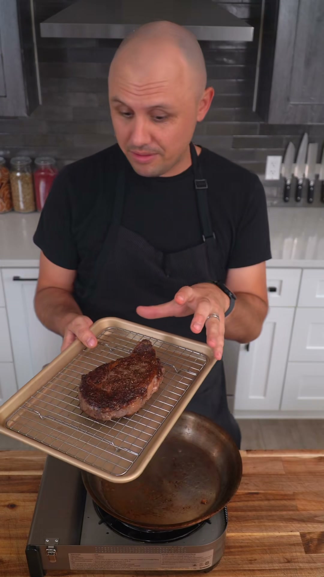 Pan-Seared Steak with Red Wine Sauce