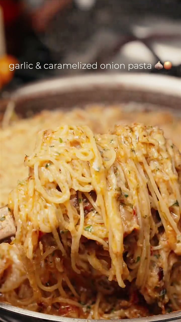 Garlic and Caramelized Onion Pasta
