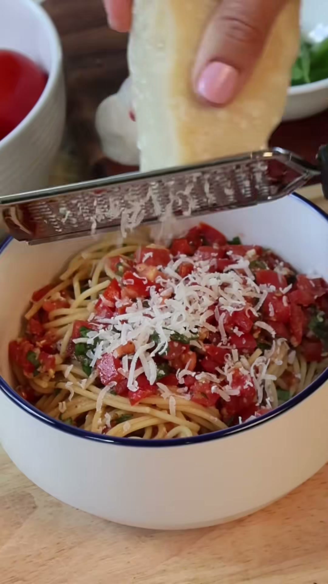 No-Cook Tomato and Basil Pasta