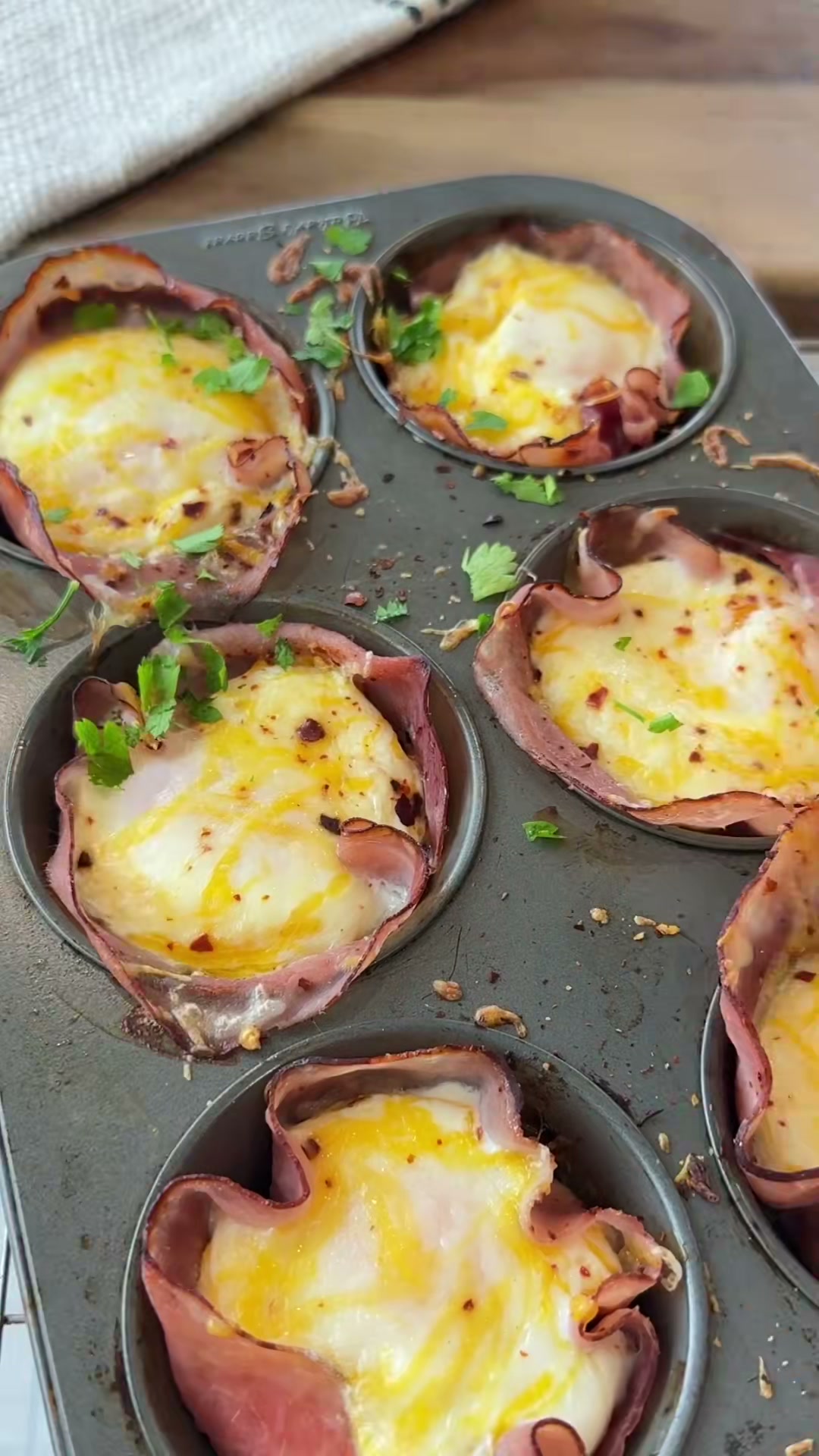 Ham and Egg Breakfast Cups
