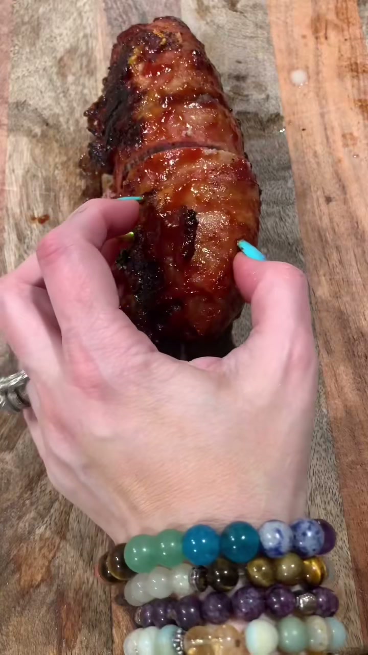 Bacon-Wrapped Jalapeño Popper Burgers
