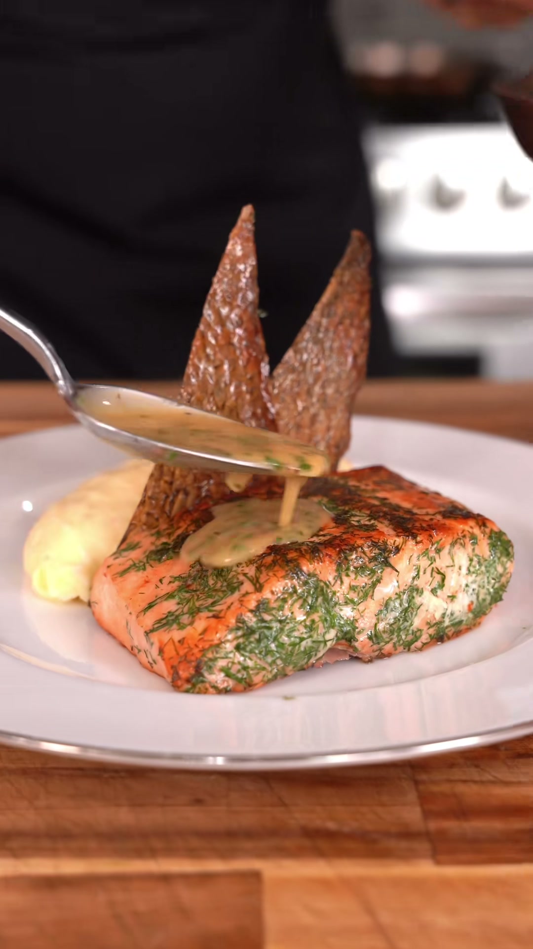 Pan-Seared Salmon with Dill and White Wine Butter Sauce